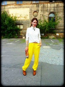 Berlin fashion week street style city neon yellow palazzo 