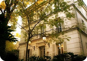 Paris France sleeping hotel montmarte luxury