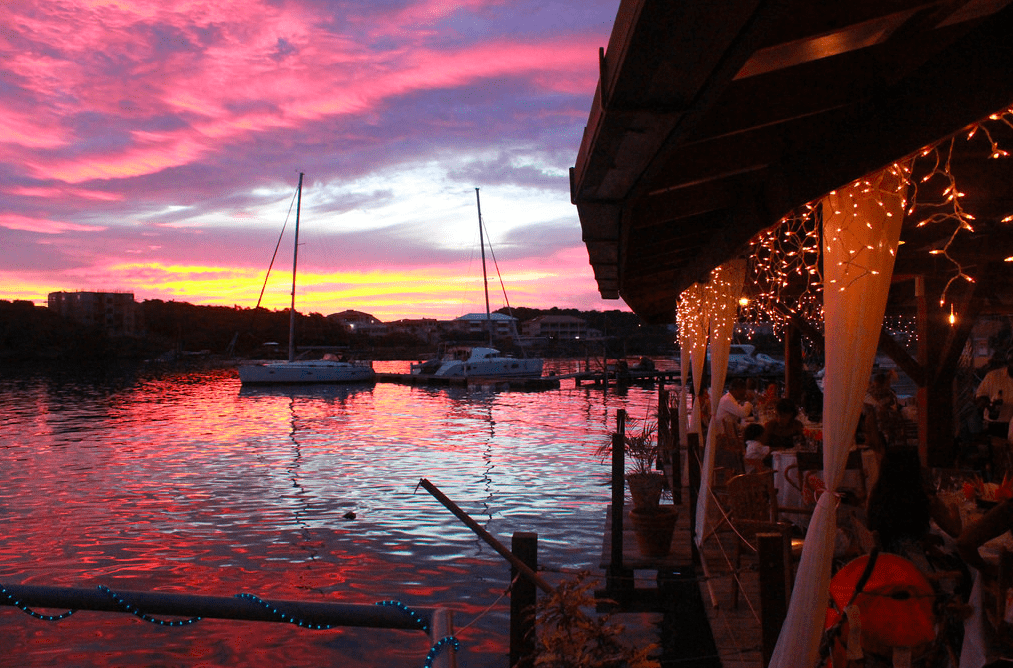 Grenada After Dark, Eating and Drinking