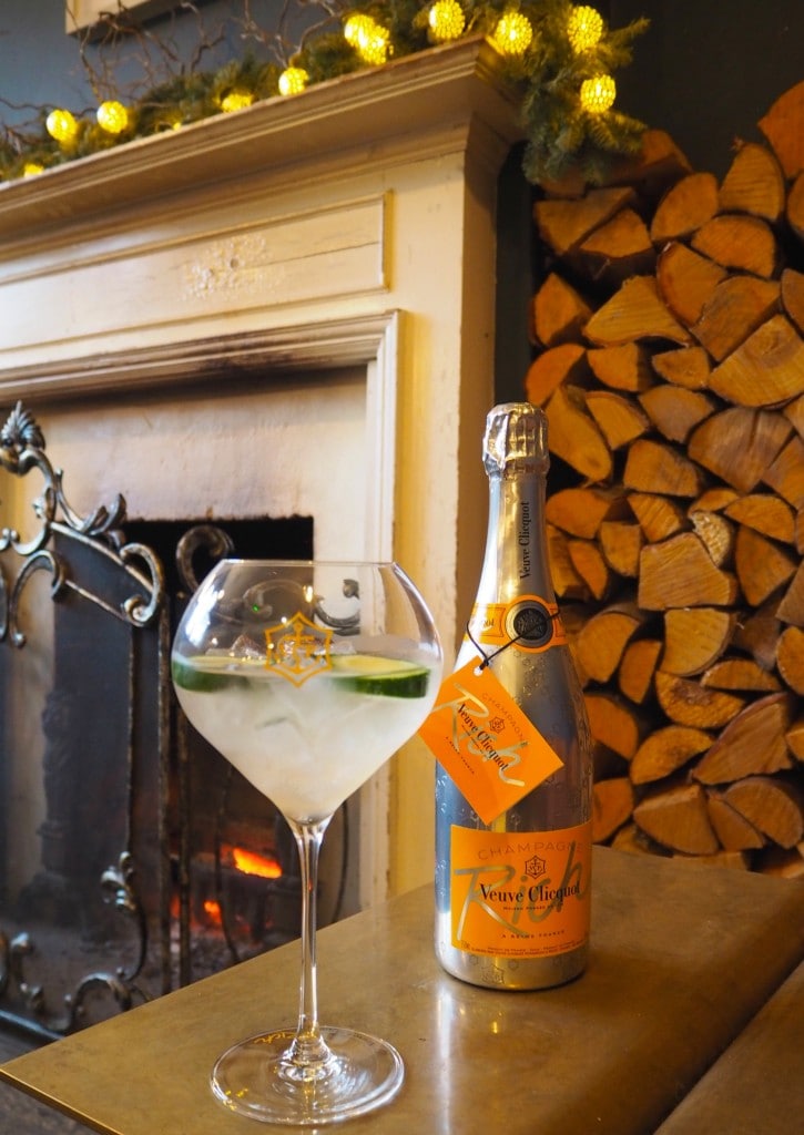 Bonnie Rakhit Style Traveller Veuve clicquot christmas cocktails