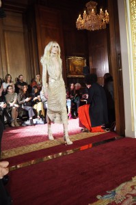 Julien-MacDonald-show-LFW-mercedes