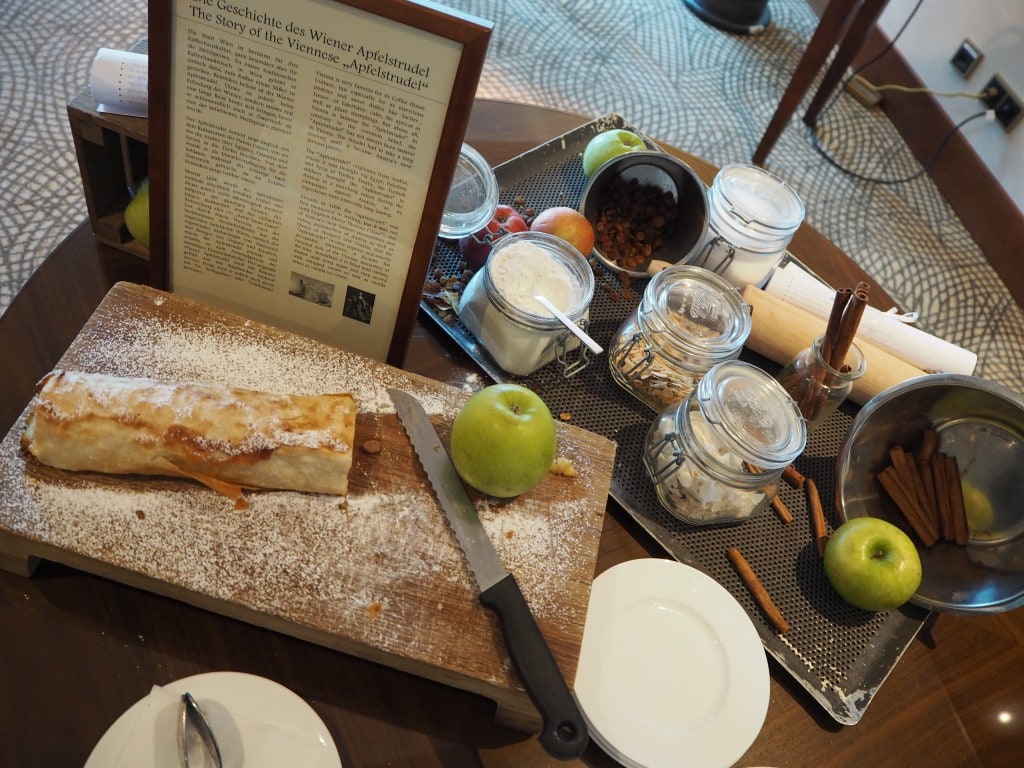 Ritz-carlton-vienna-apple-strudel