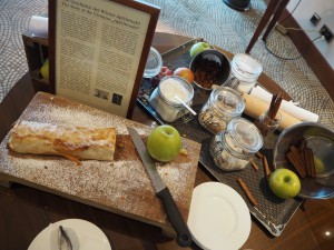 Ritz-carlton-vienna-apple-strudel