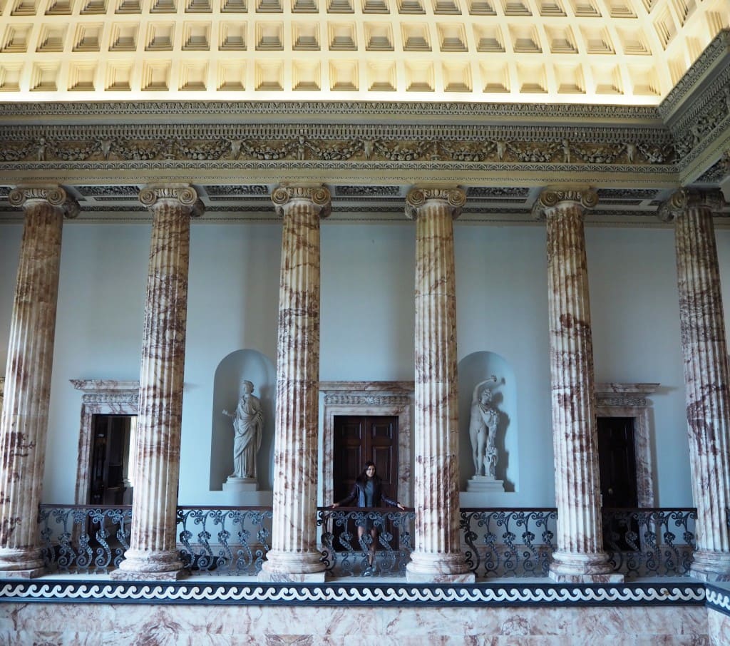 Holkham Hall style traveller hallway