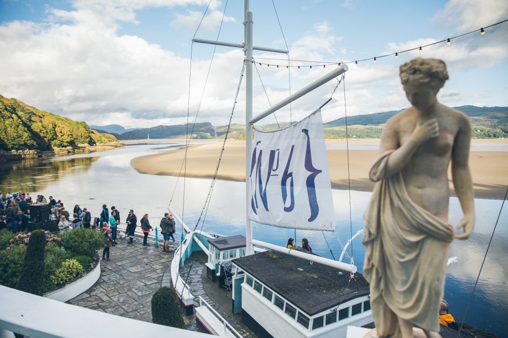 festival number 6 fanatic flag