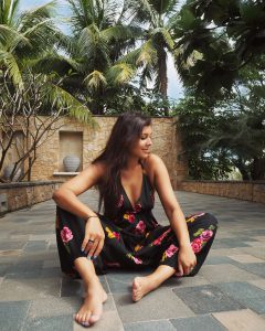 Bonnie Rakhit style traveller Raffles Hainan luxury hotel what to wear