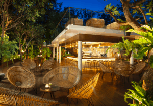 24 hours in Cambodia, Siem Reap and Angkor Wat Photo Tips best hotels bar